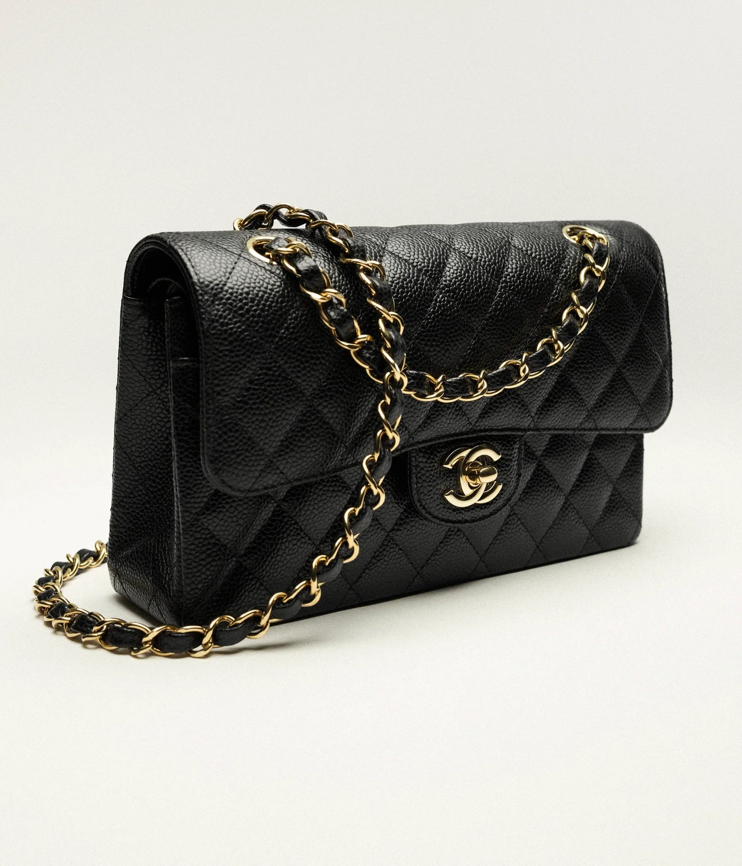 Chanel Caviar Leather black gold Small 25 cm 01