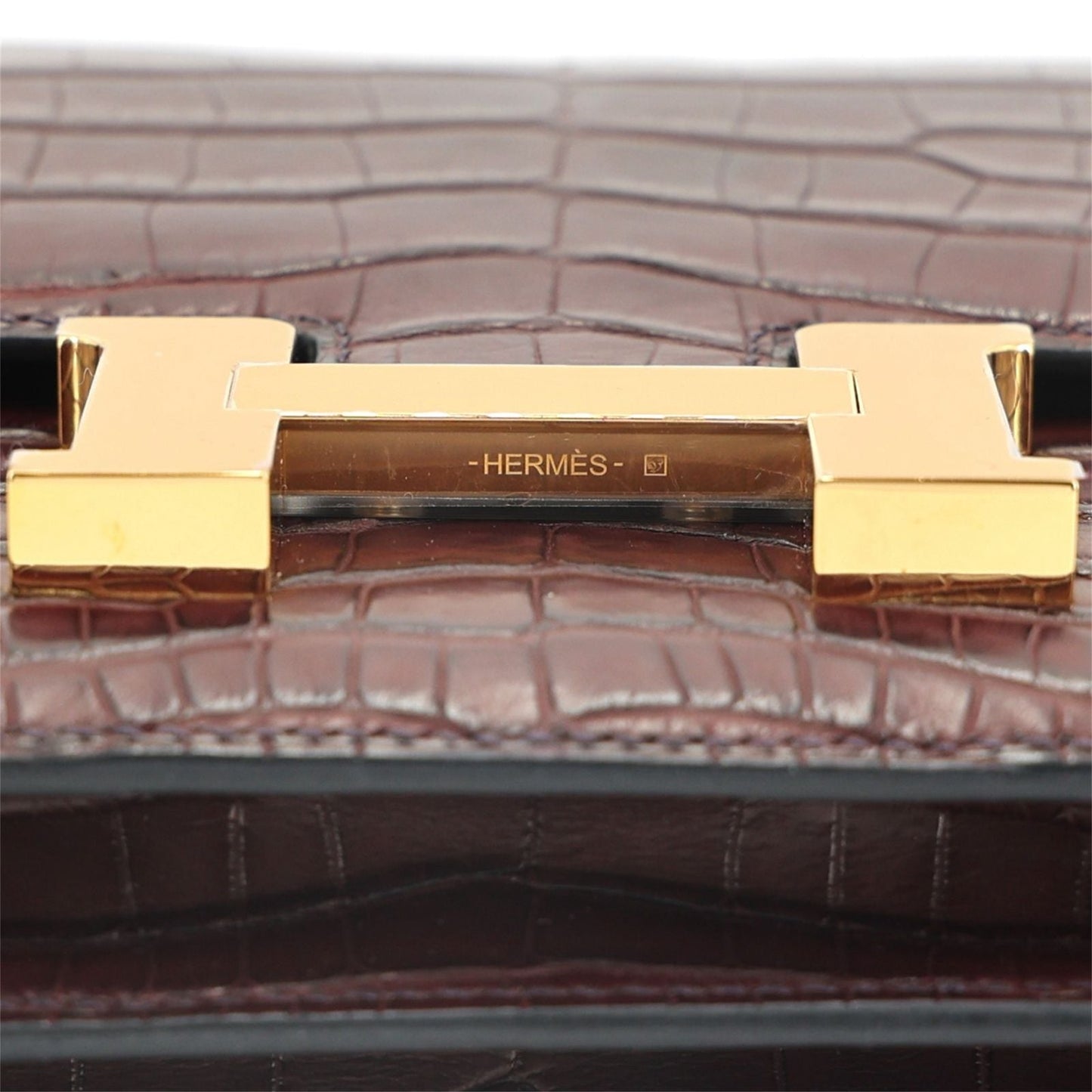 Hermès Constance 18 Crocodile leather Wine Red color / Gold Hardware 01