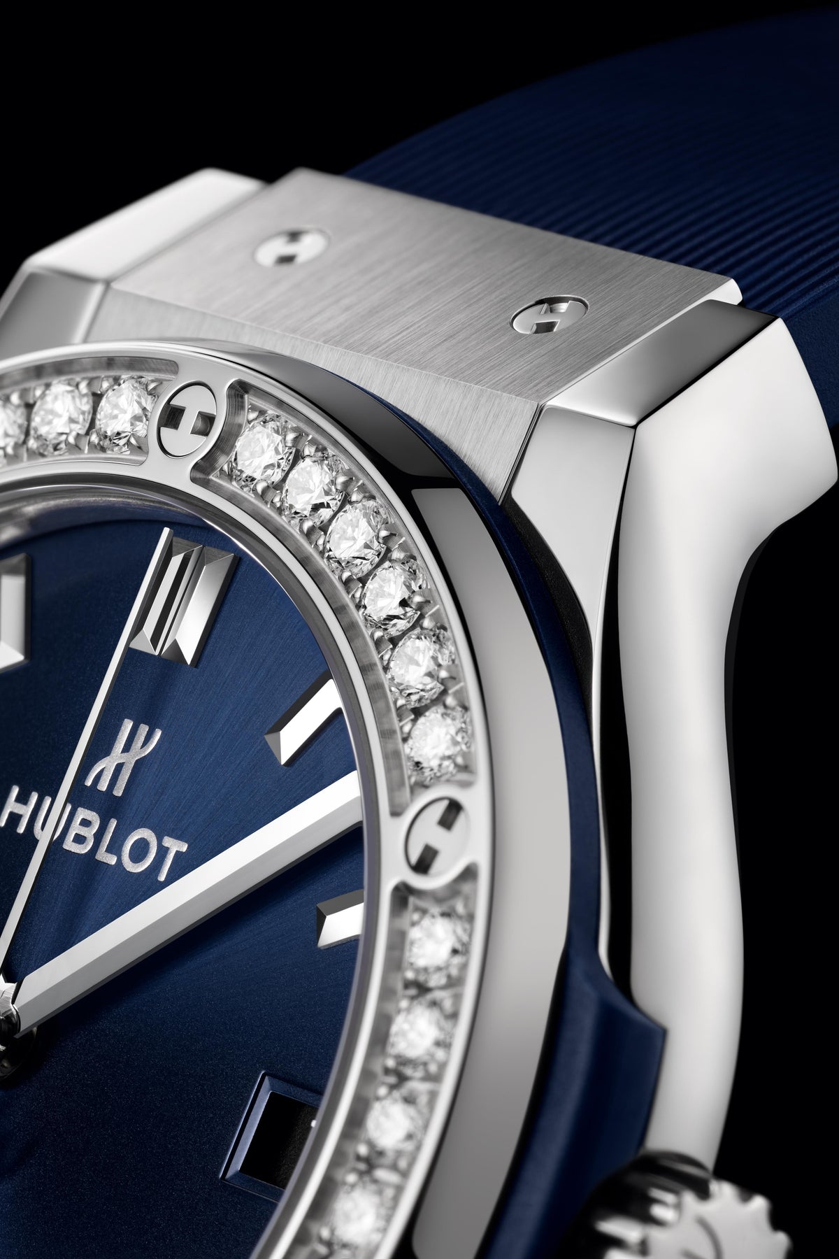 Classic Fusion Titanium Blue Diamonds 38 mm Watch