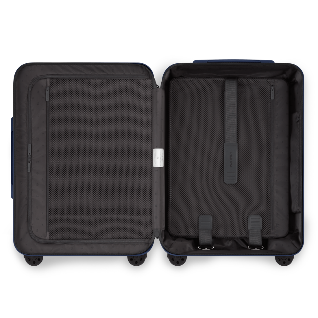 RIMOWA Essential