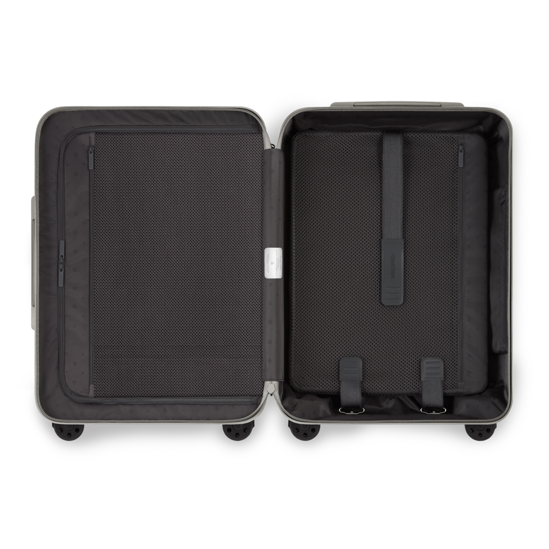 RIMOWA Essential