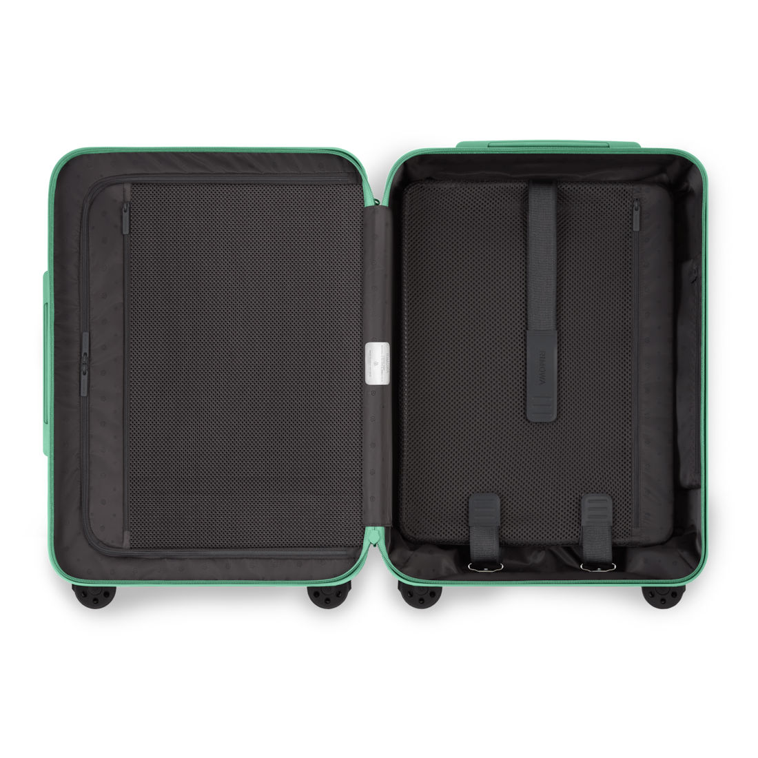 RIMOWA Essential