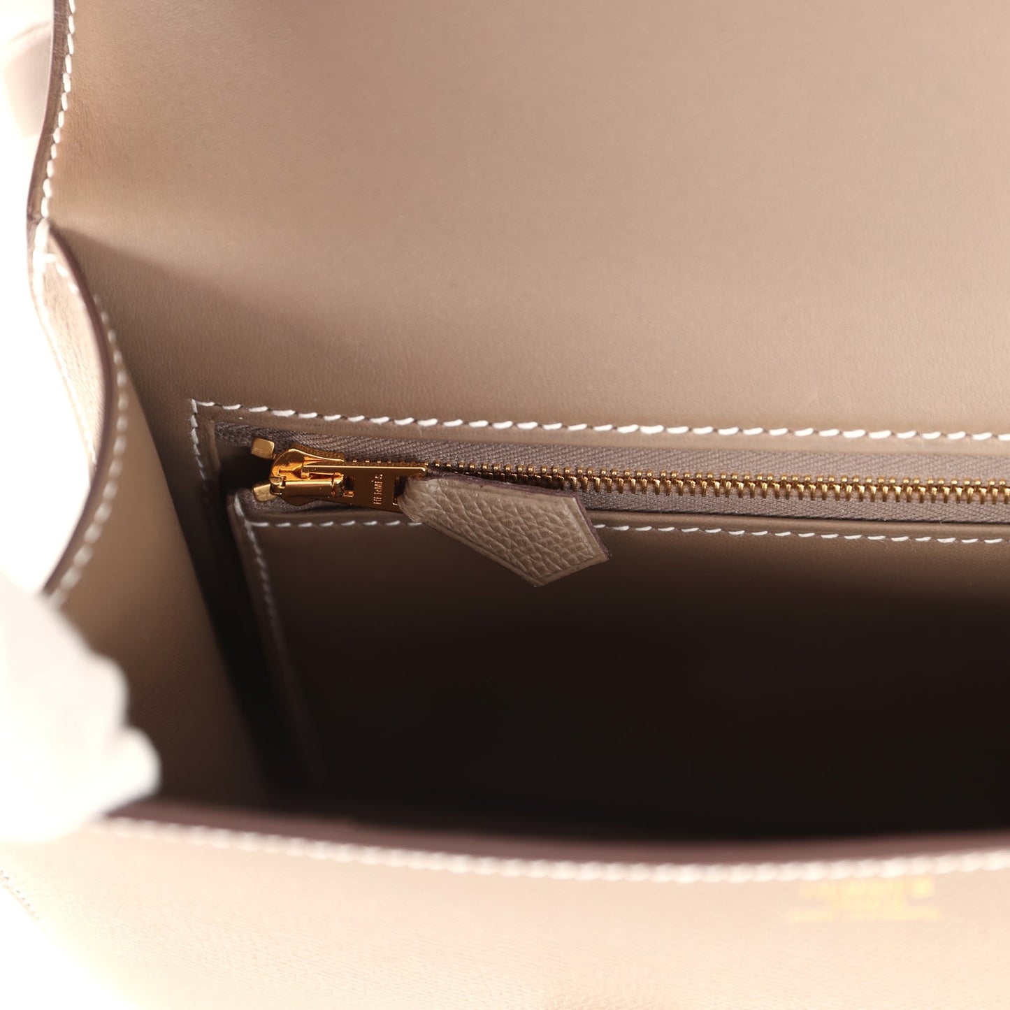 Constance 1-24 Etoupe Epsom Gold Hardware