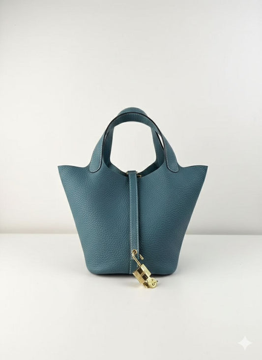 Hermès Picotin 18 Blue color Togo / Gold  Hardware 01